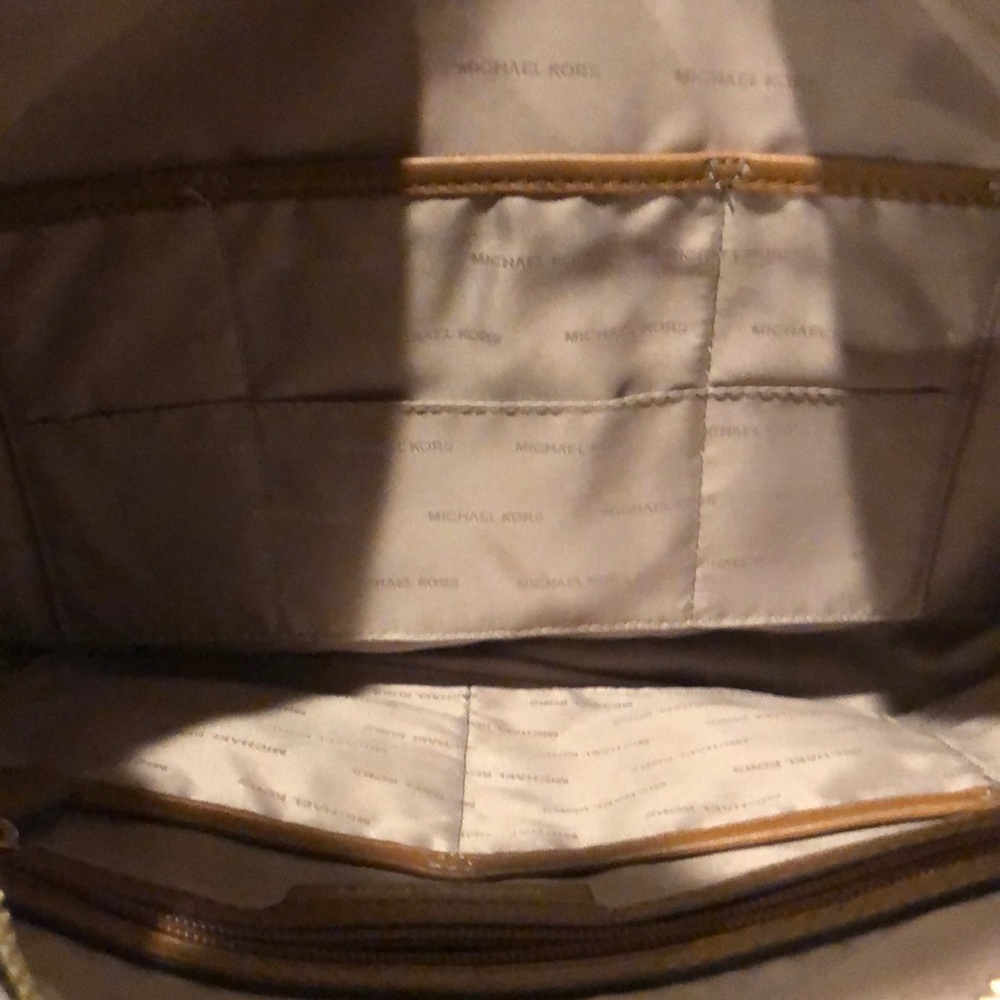Michael Kors Signature Lydia Large Hobo Bag - Picture 6 of 7